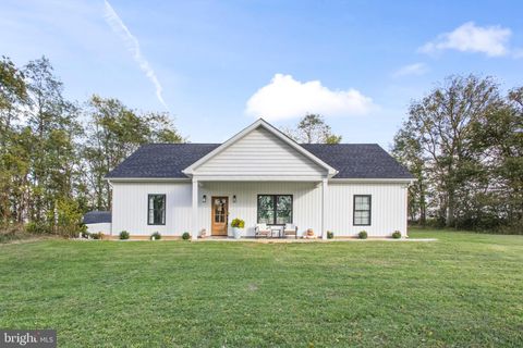 Photo of 80 Mccormick Lane, MARTINSBURG, WV 25404 (MLS # WVBE2045056)