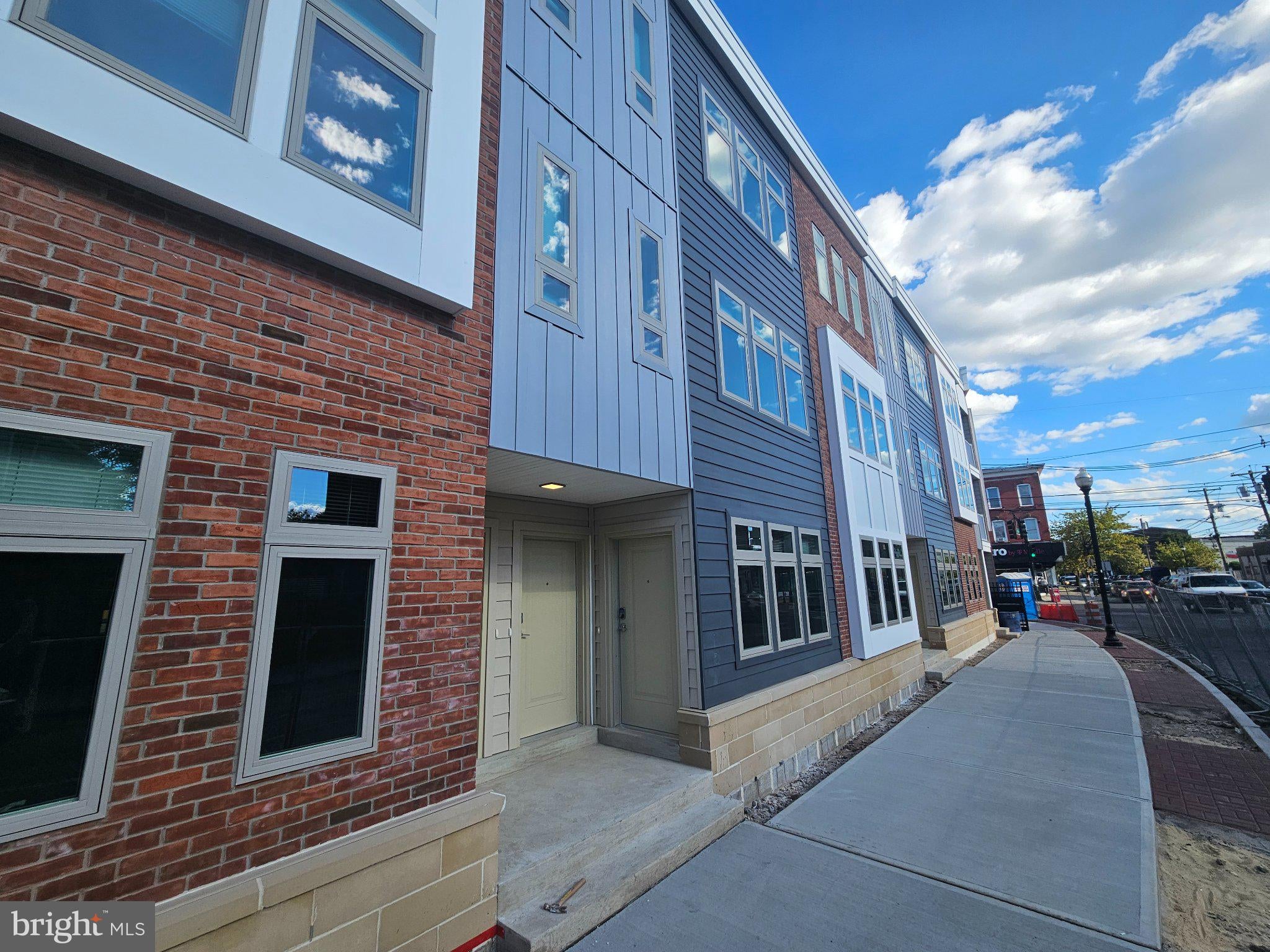 200 HAMILTON AVENUE 202