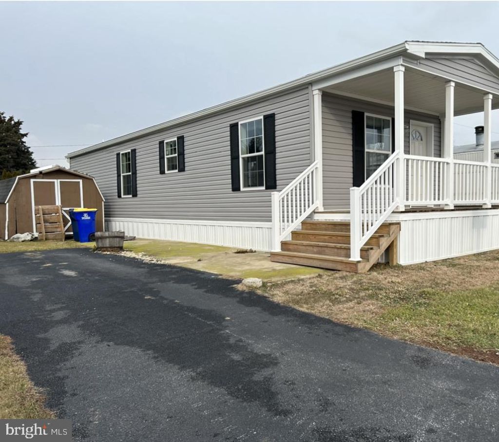 Photo of 463 BRENDON DR, LEOLA, PA 17540 (MLS # PALA2029712)