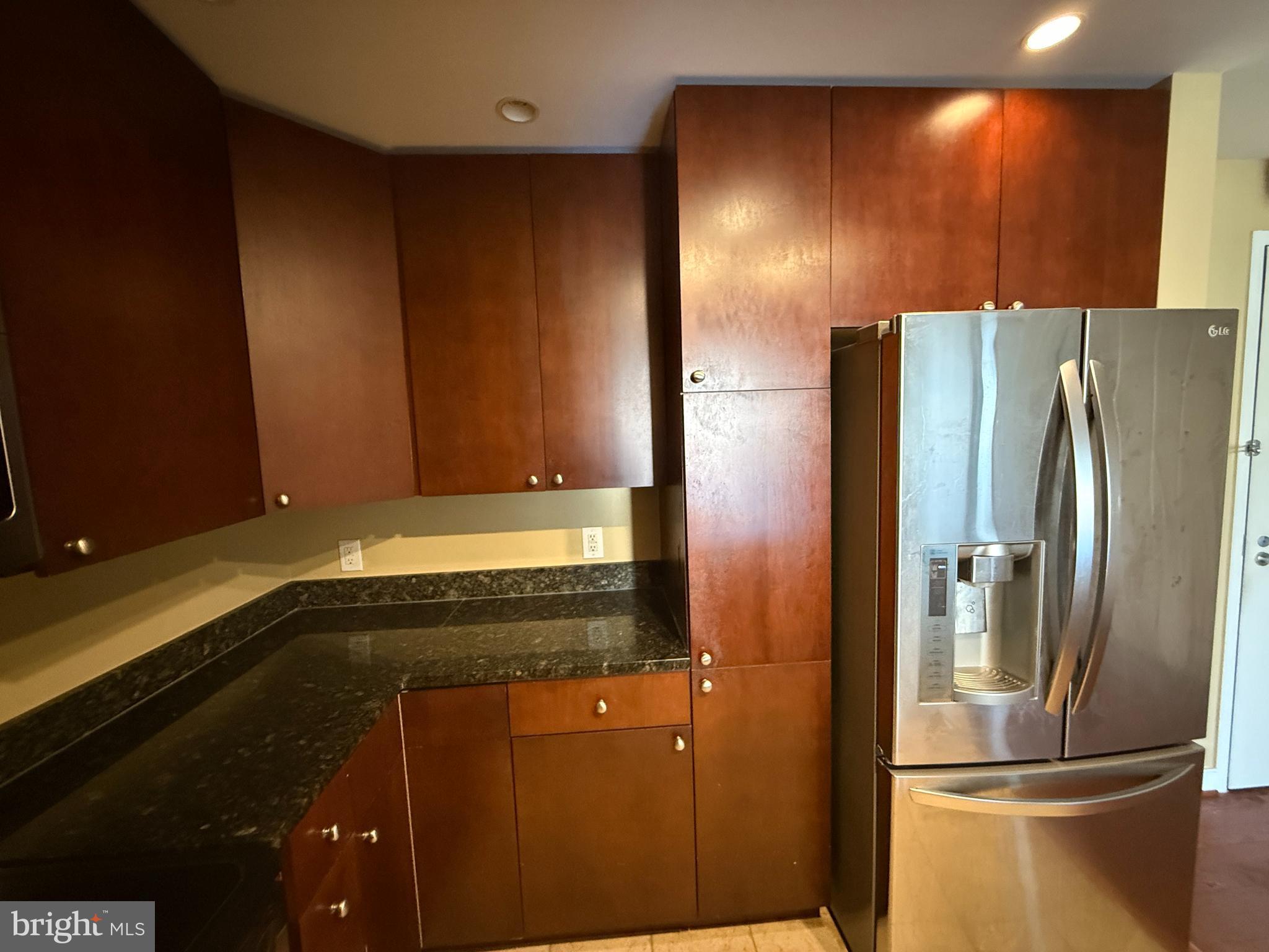 ONE NATIONAL HARBOR CONDOMINIUM - Residential