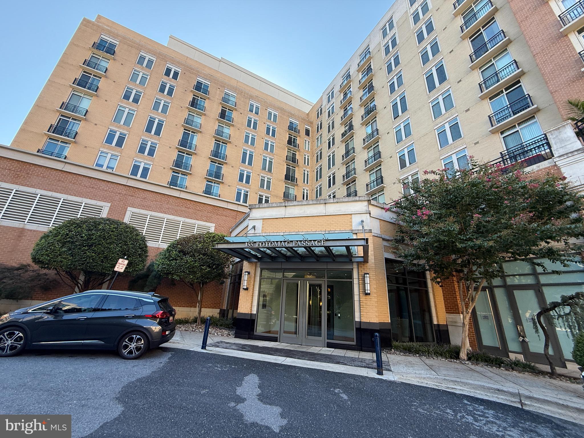 ONE NATIONAL HARBOR CONDOMINIUM - Residential