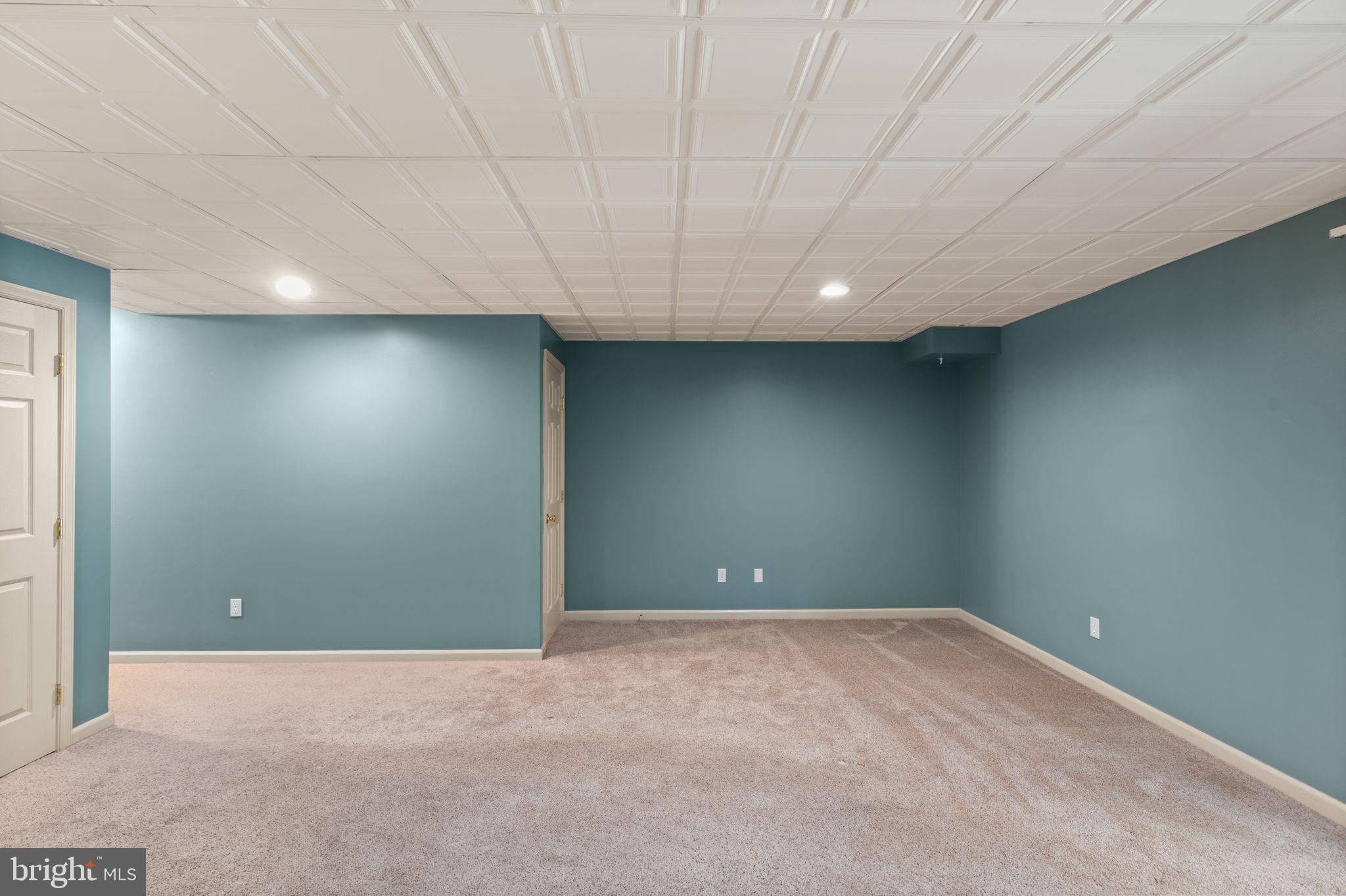 FOXBOROUGH FARMS - Residential