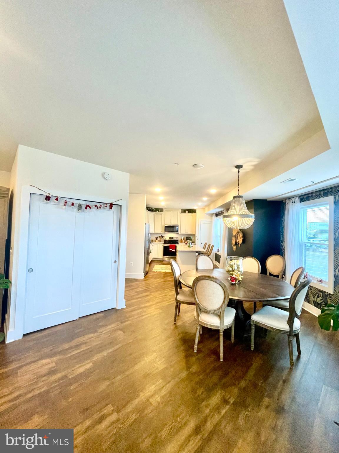 ONE LOUDOUN - Residential