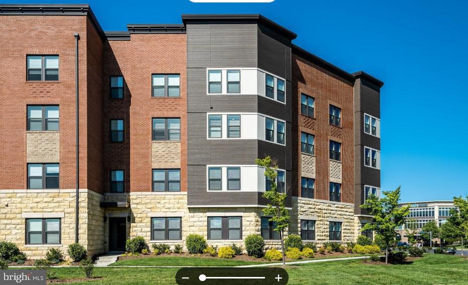 ONE LOUDOUN - Residential