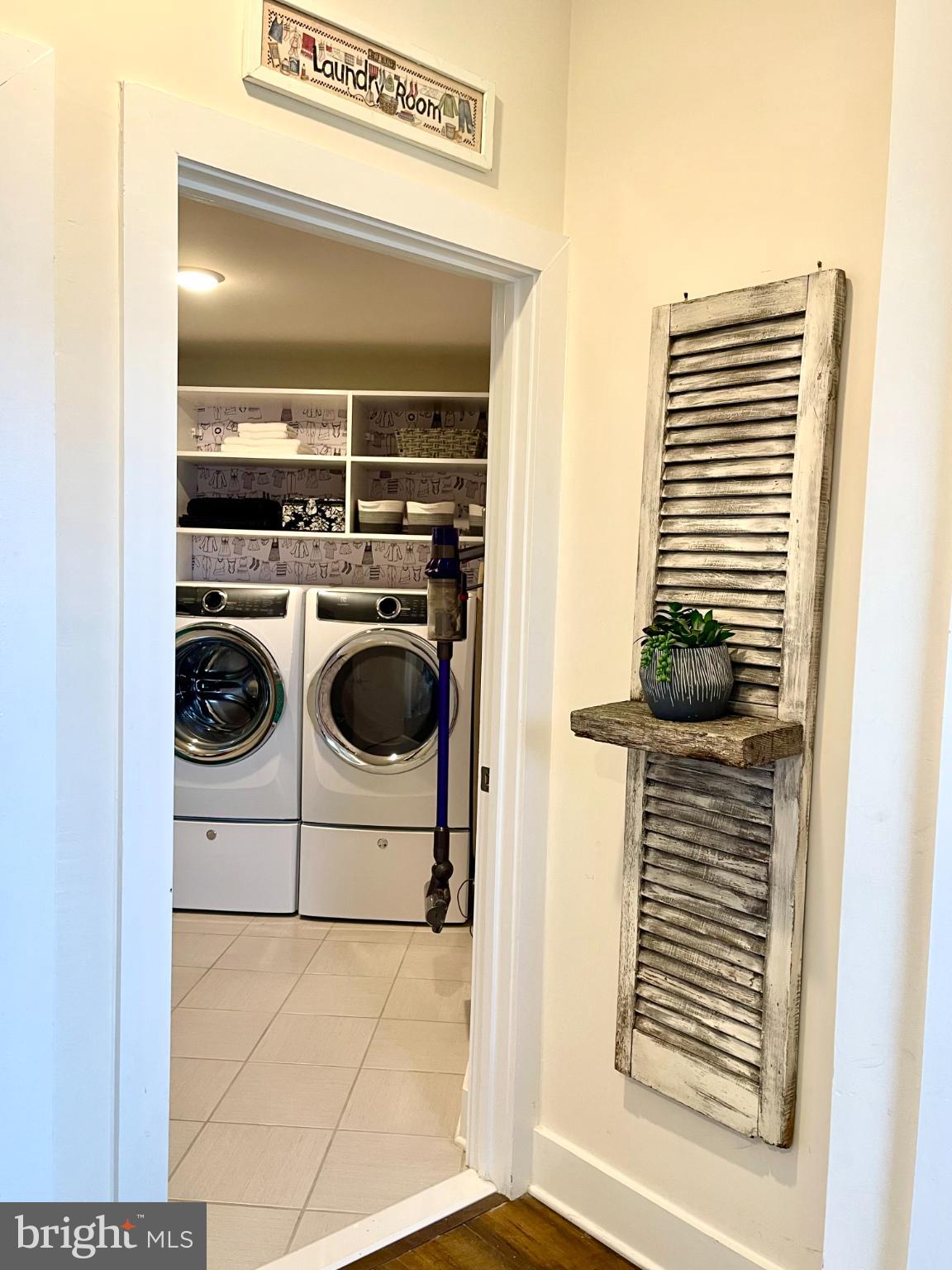 ONE LOUDOUN - Residential