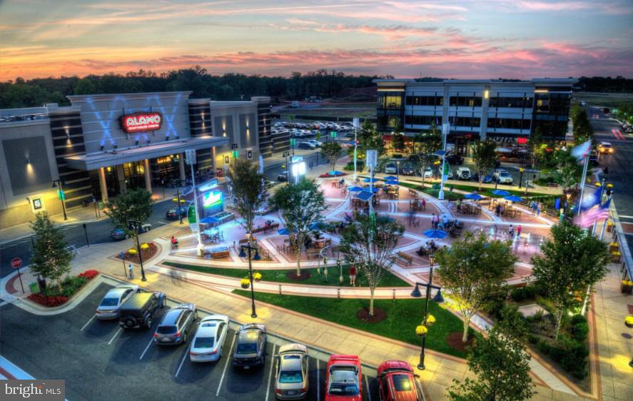 ONE LOUDOUN - Residential