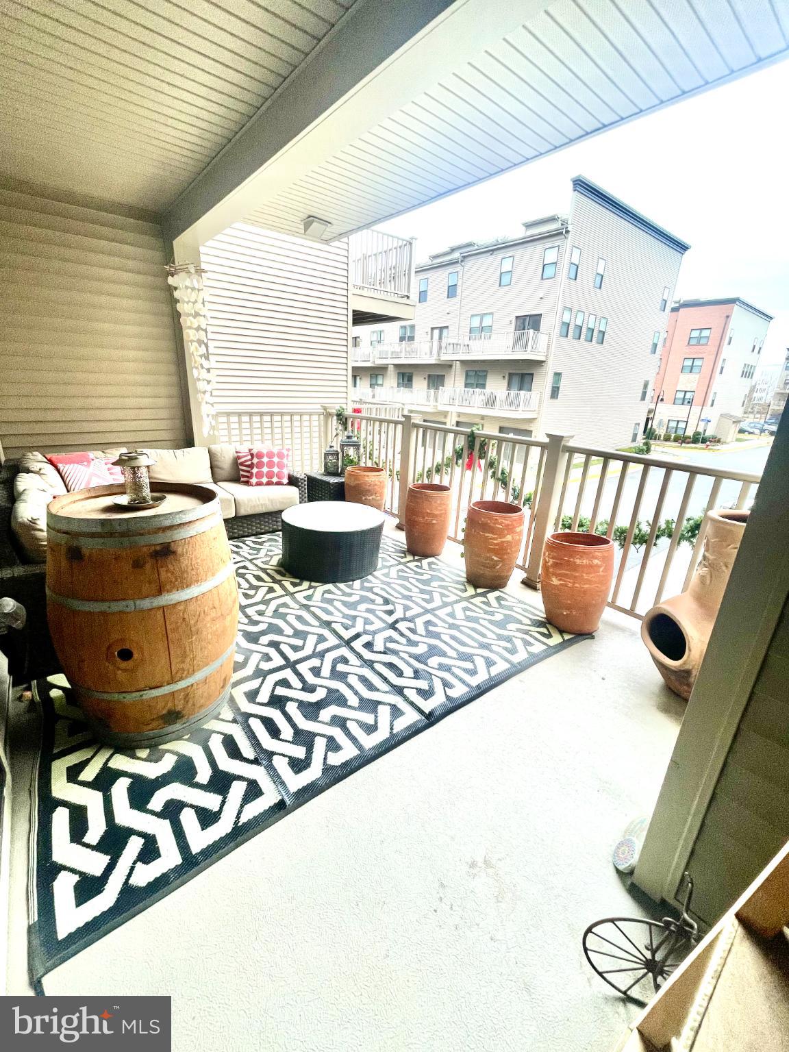 ONE LOUDOUN - Residential