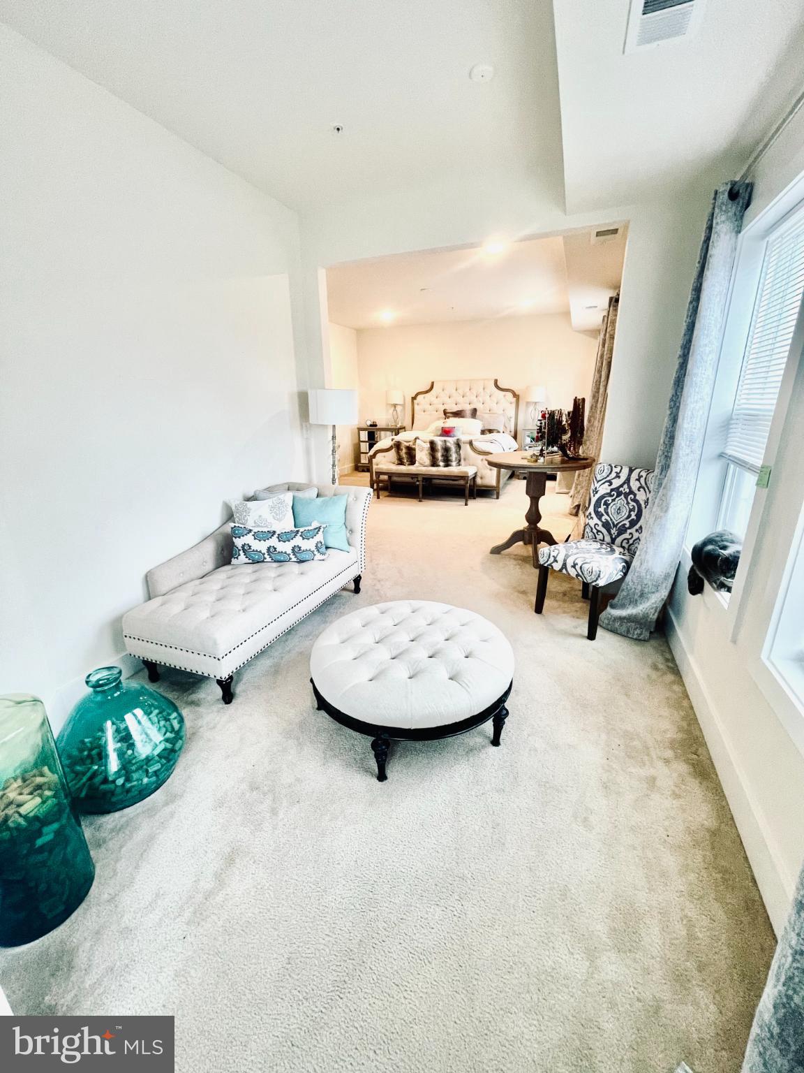 ONE LOUDOUN - Residential