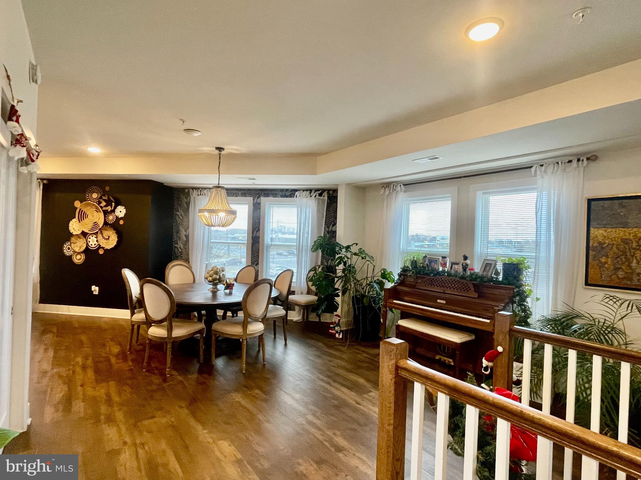 ONE LOUDOUN - Residential