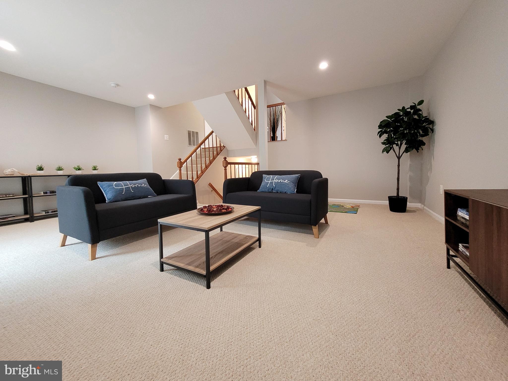 HILLSDALE - Residential