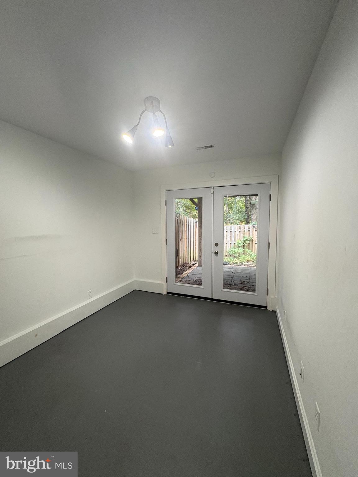 DOMINION FOREST - Residential Lease