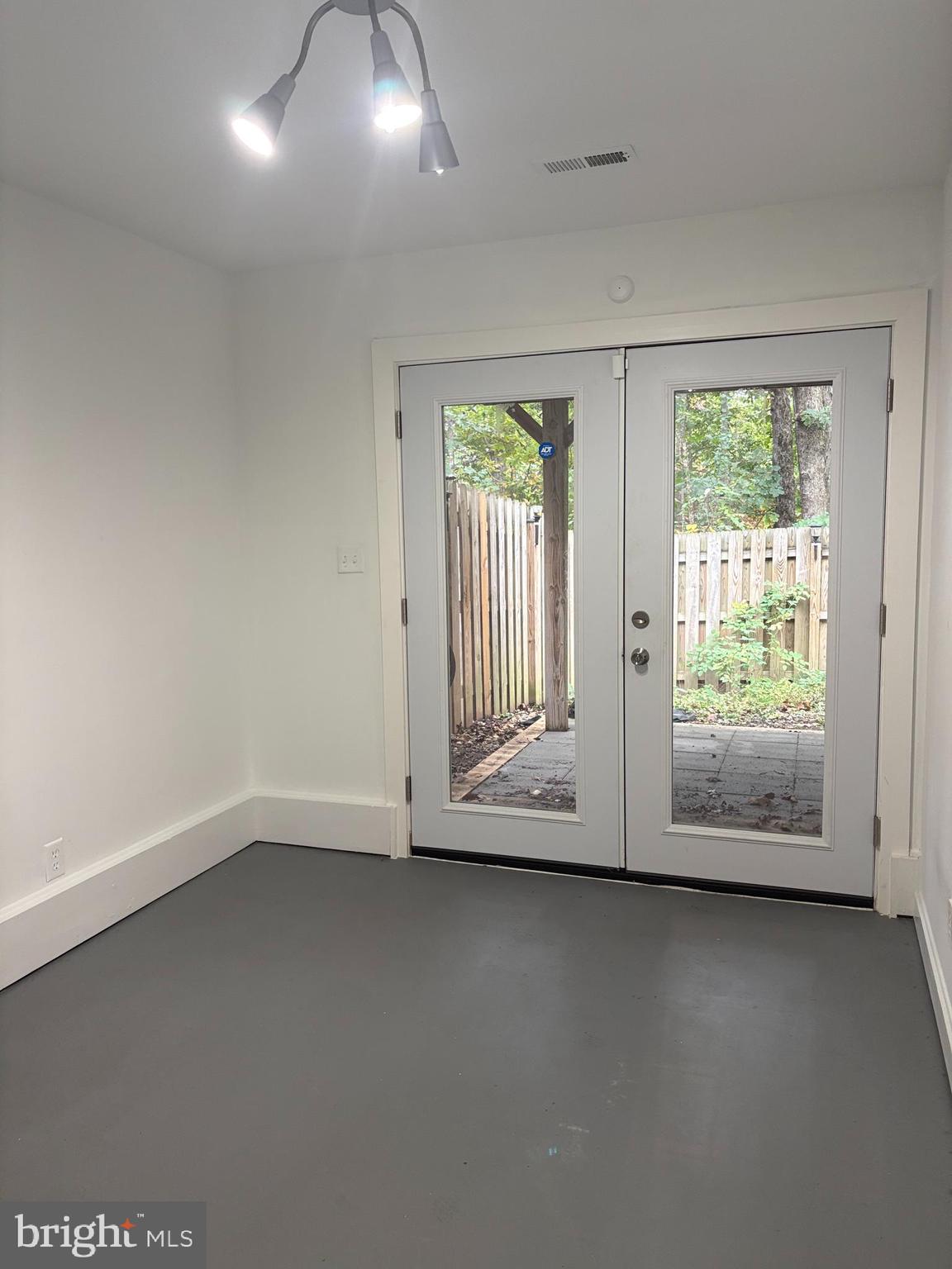 DOMINION FOREST - Residential Lease