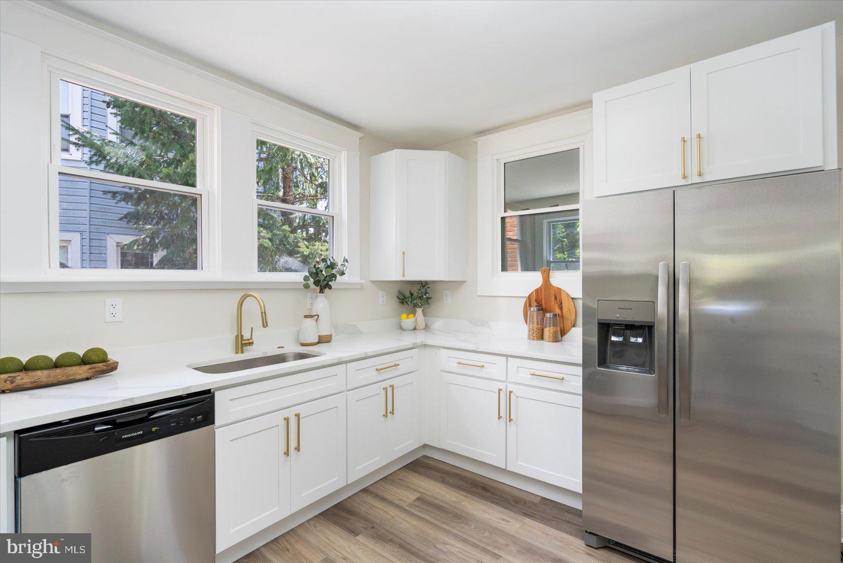 BEVERLY HILLS - Residential
