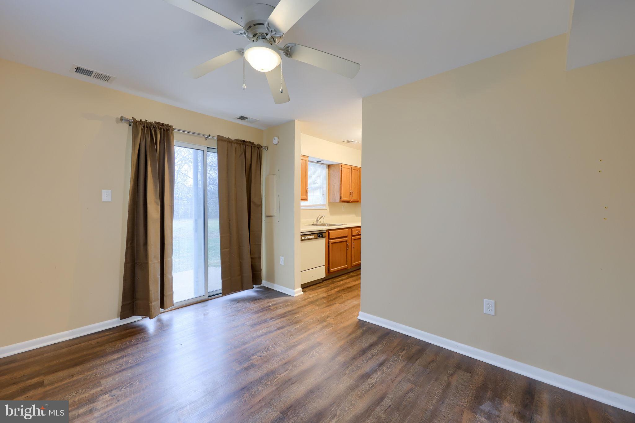 LEXINGTON WOODS - Residential