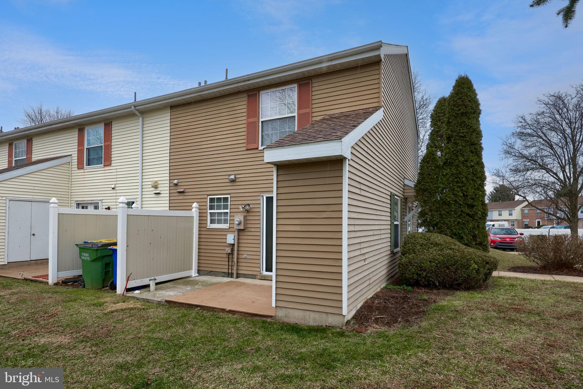 LEXINGTON WOODS - Residential