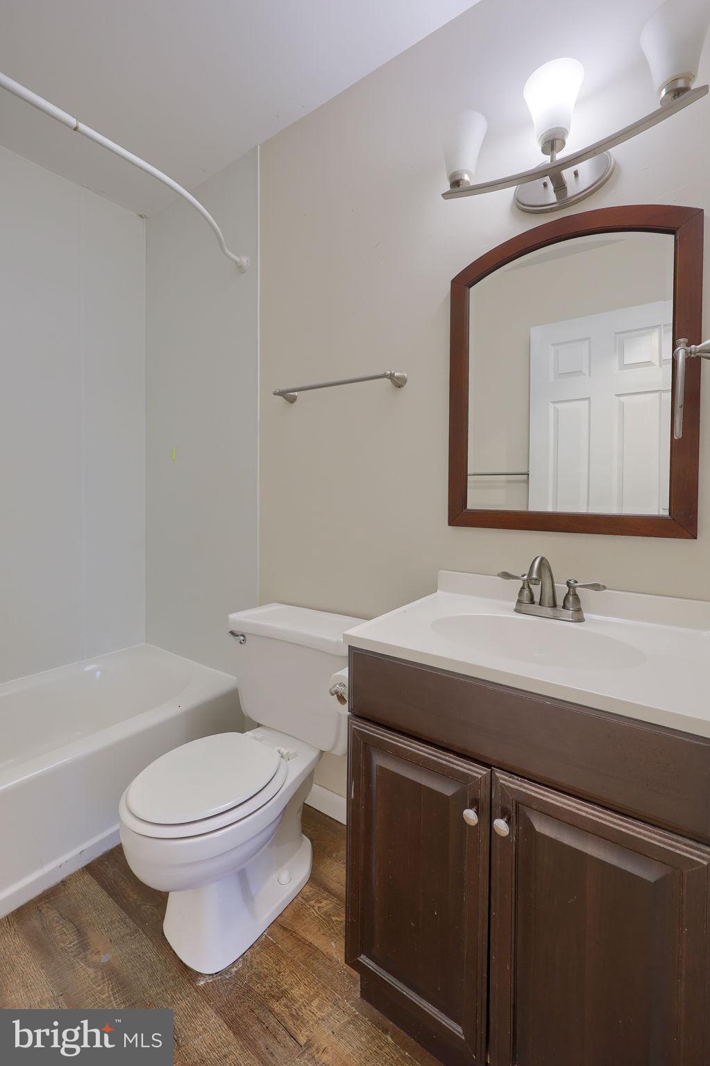 LEXINGTON WOODS - Residential