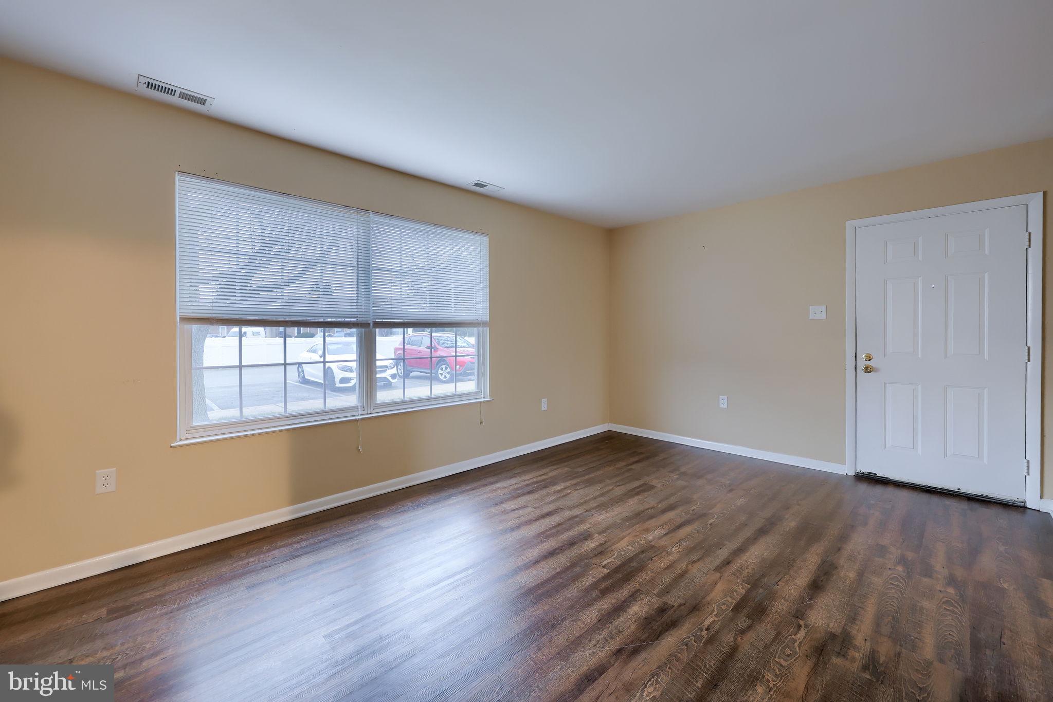 LEXINGTON WOODS - Residential