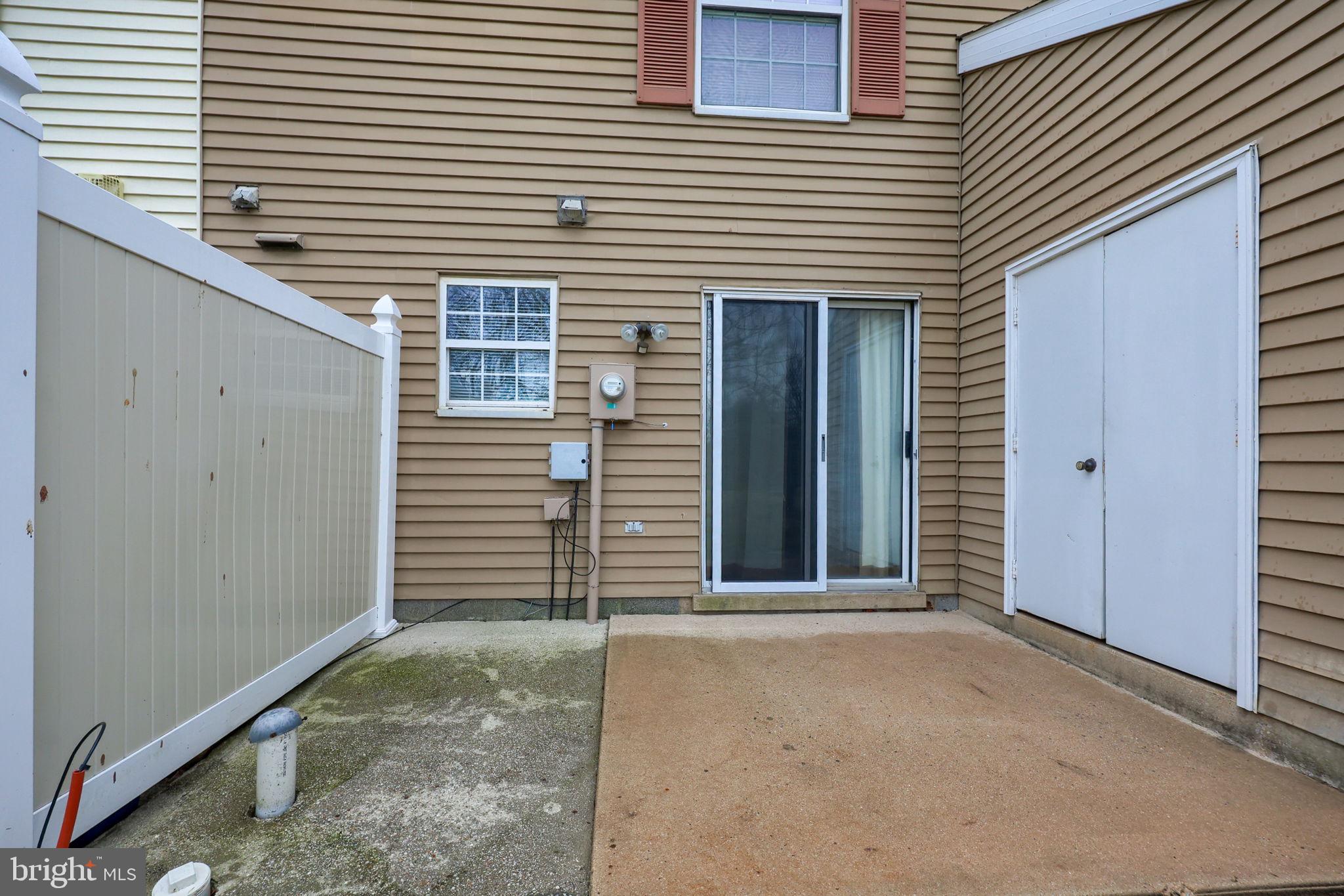 LEXINGTON WOODS - Residential