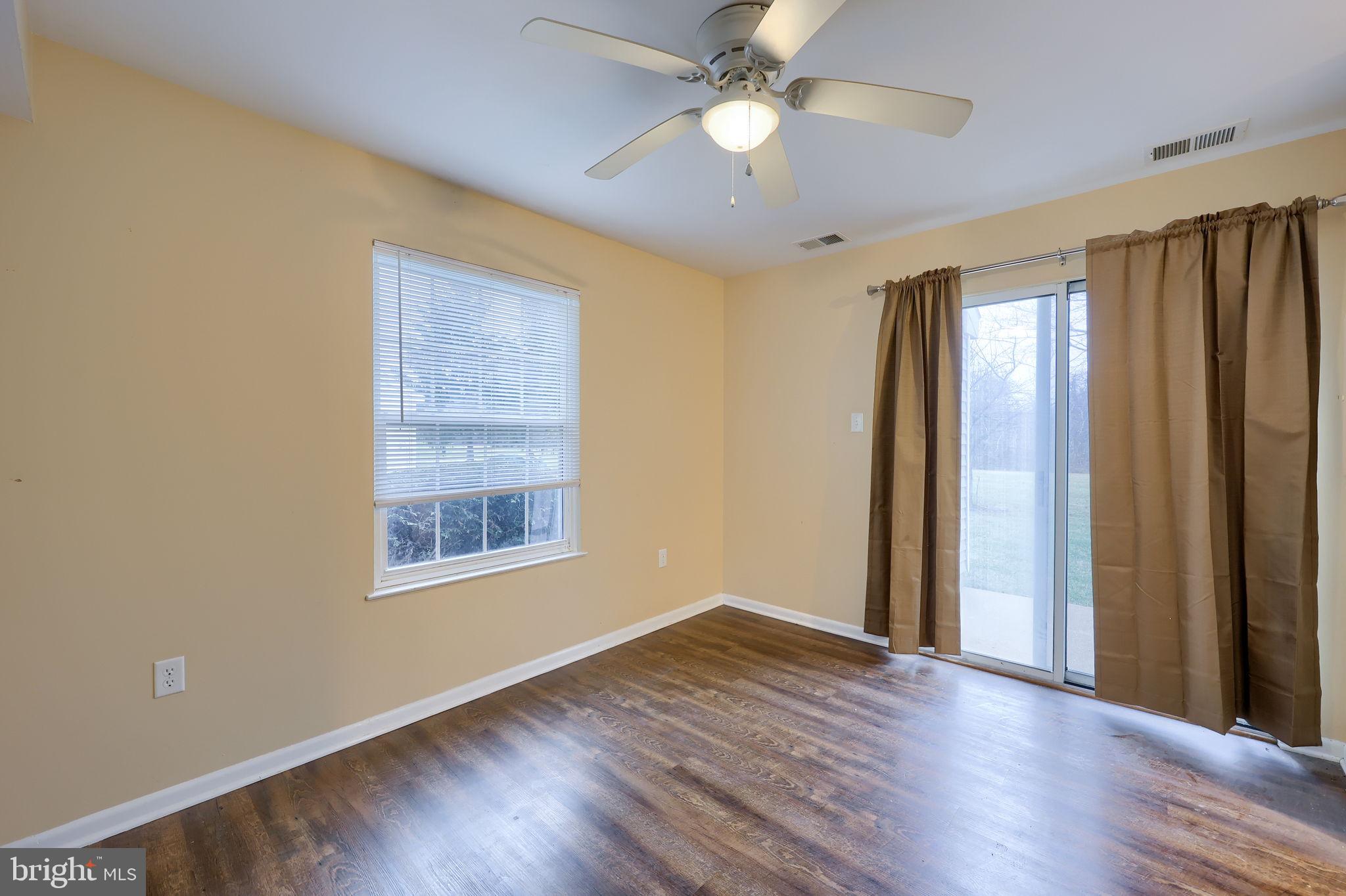 LEXINGTON WOODS - Residential