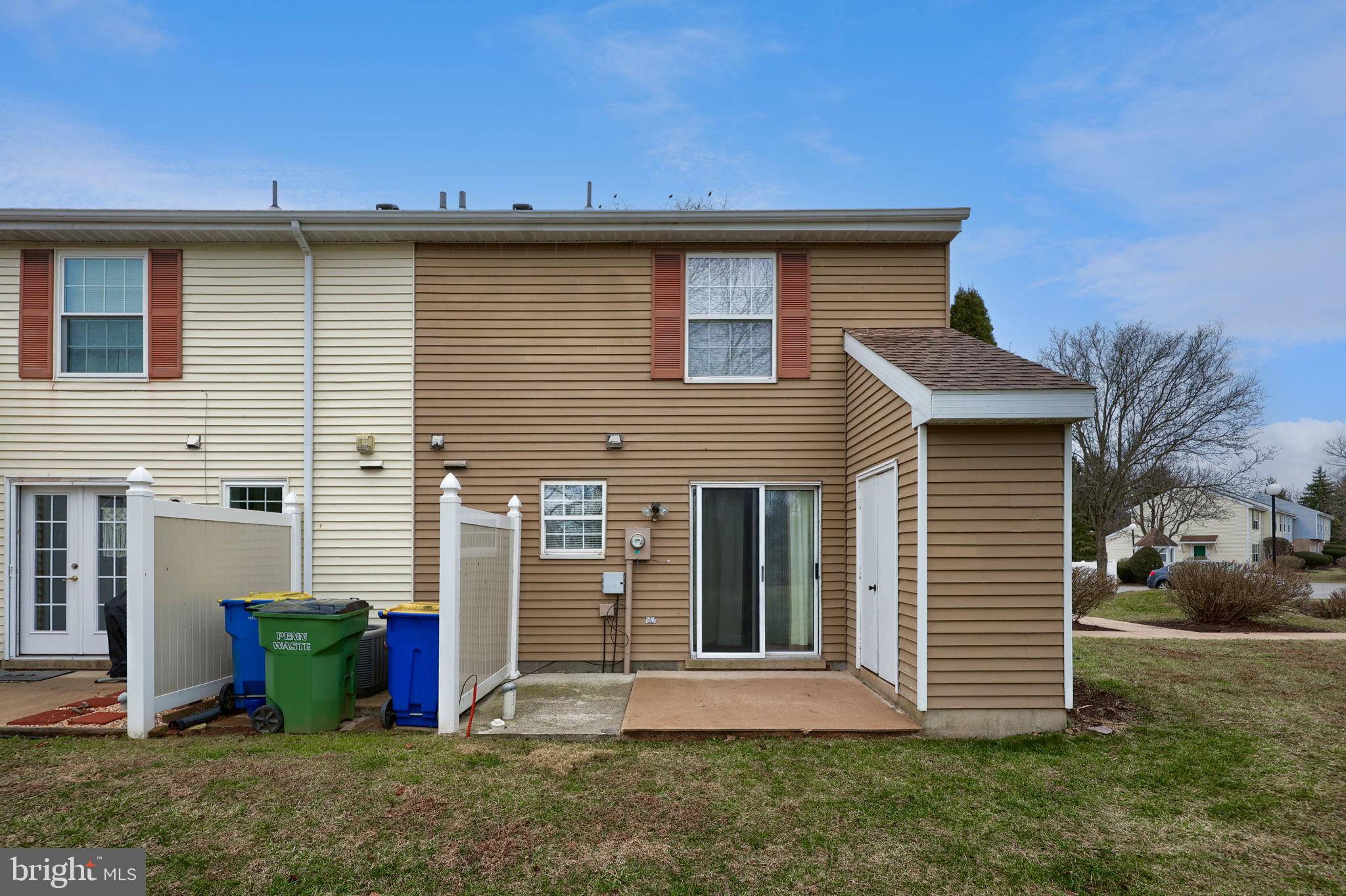 LEXINGTON WOODS - Residential