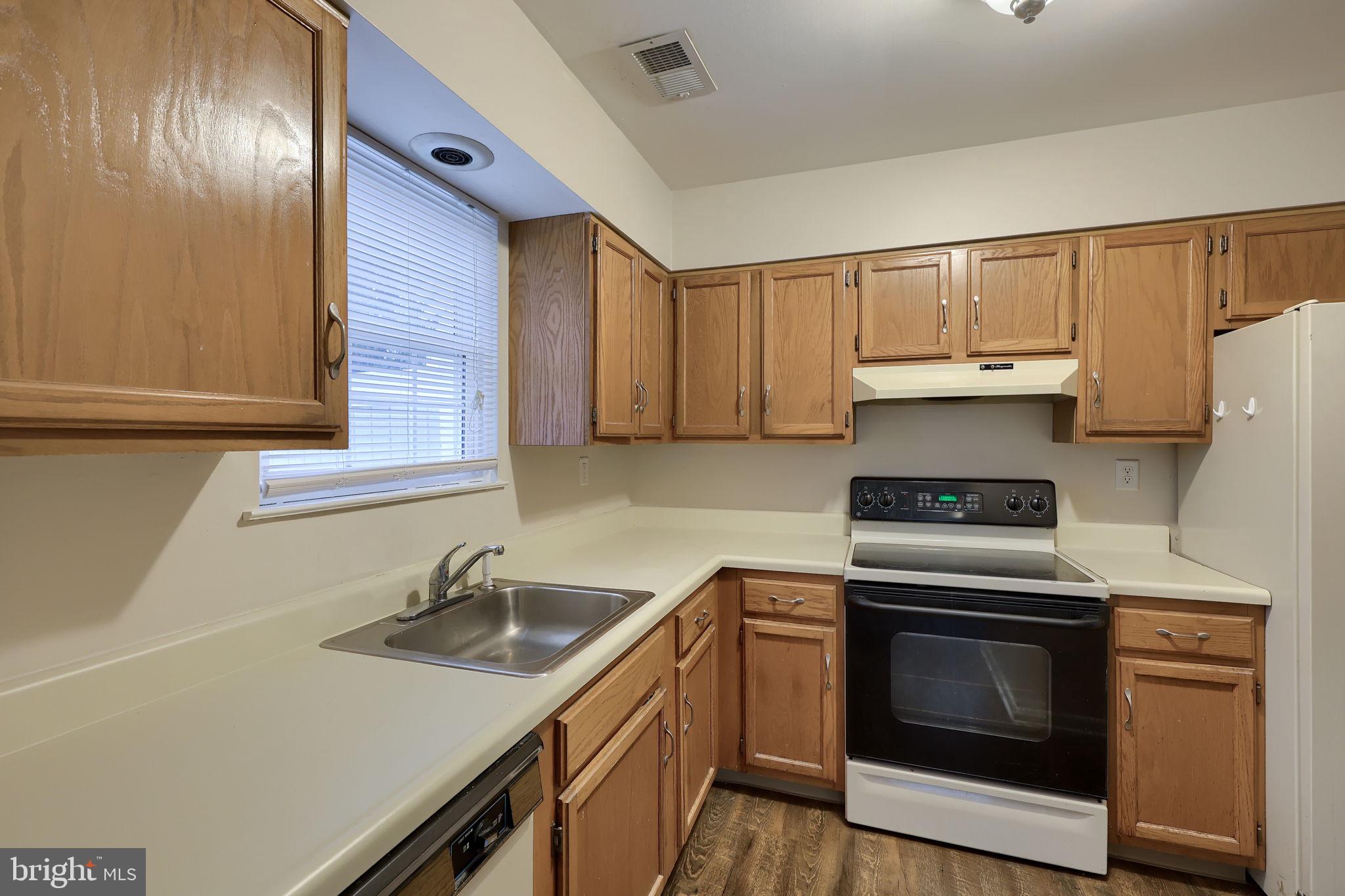 LEXINGTON WOODS - Residential