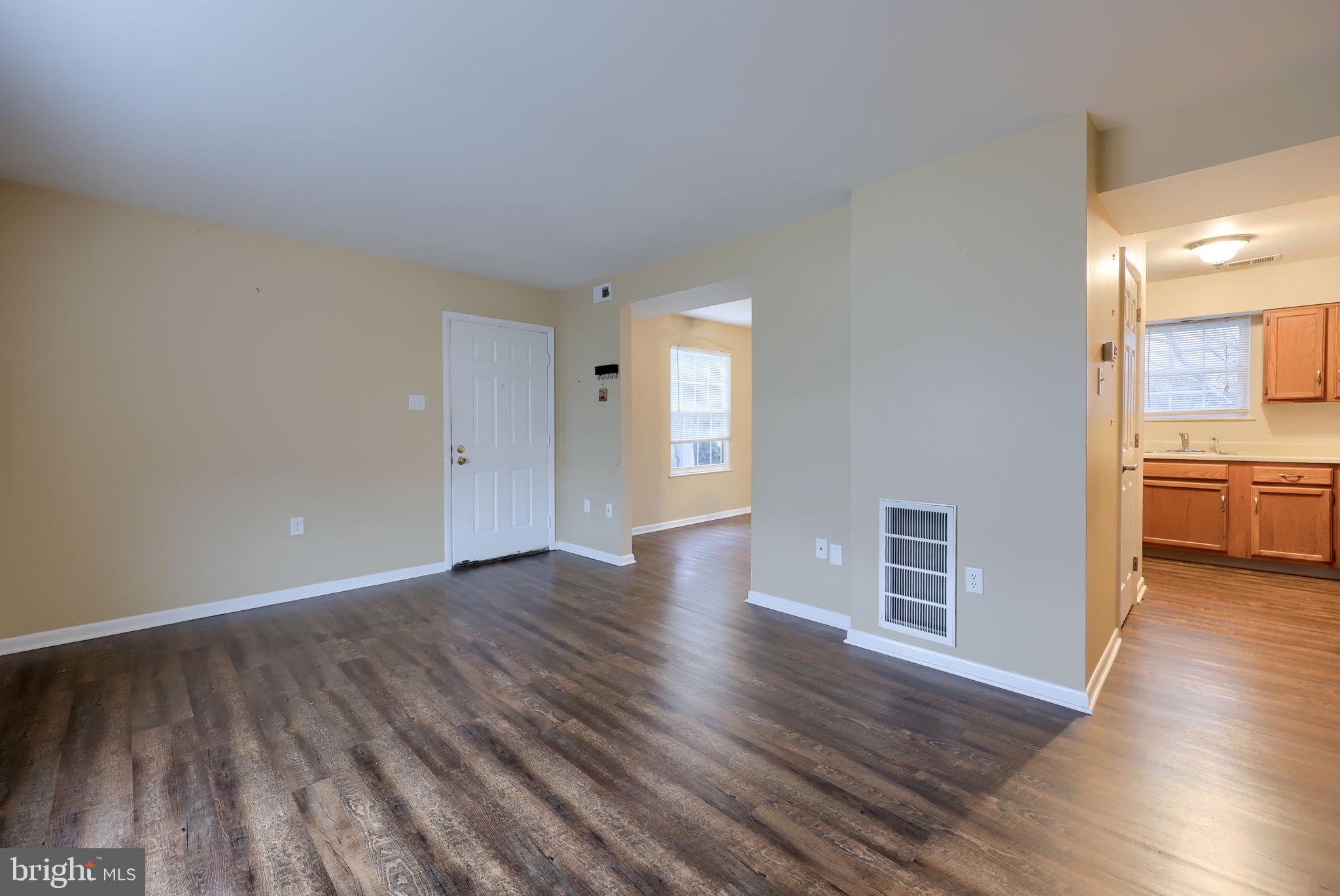 LEXINGTON WOODS - Residential