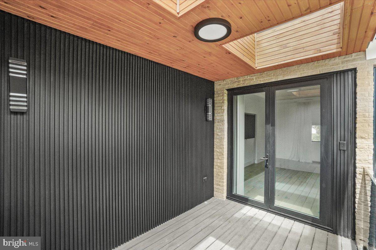 COLESVILLE OUTSIDE - Residential