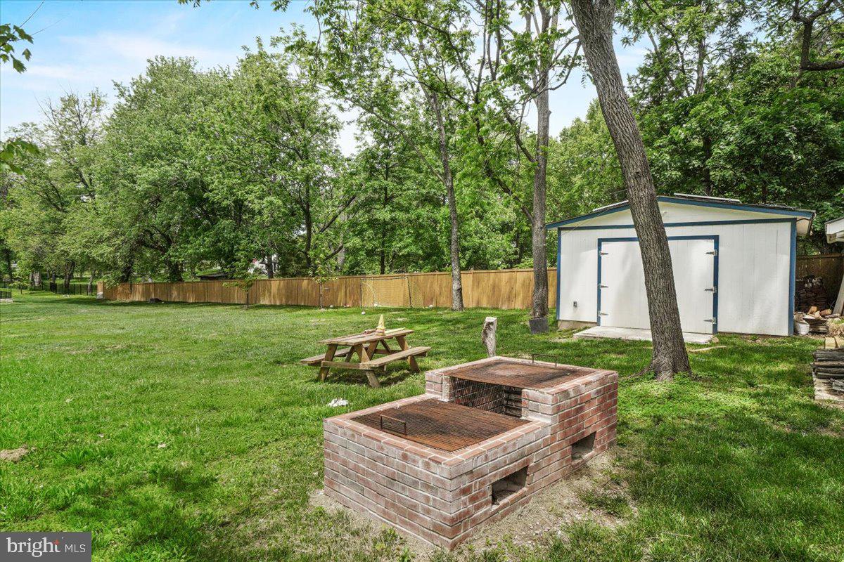 COLESVILLE OUTSIDE - Residential