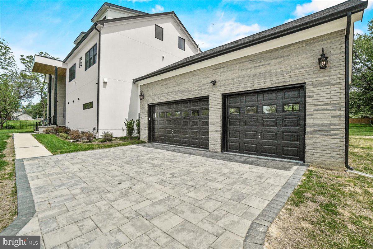 15807 THOMPSON ROAD