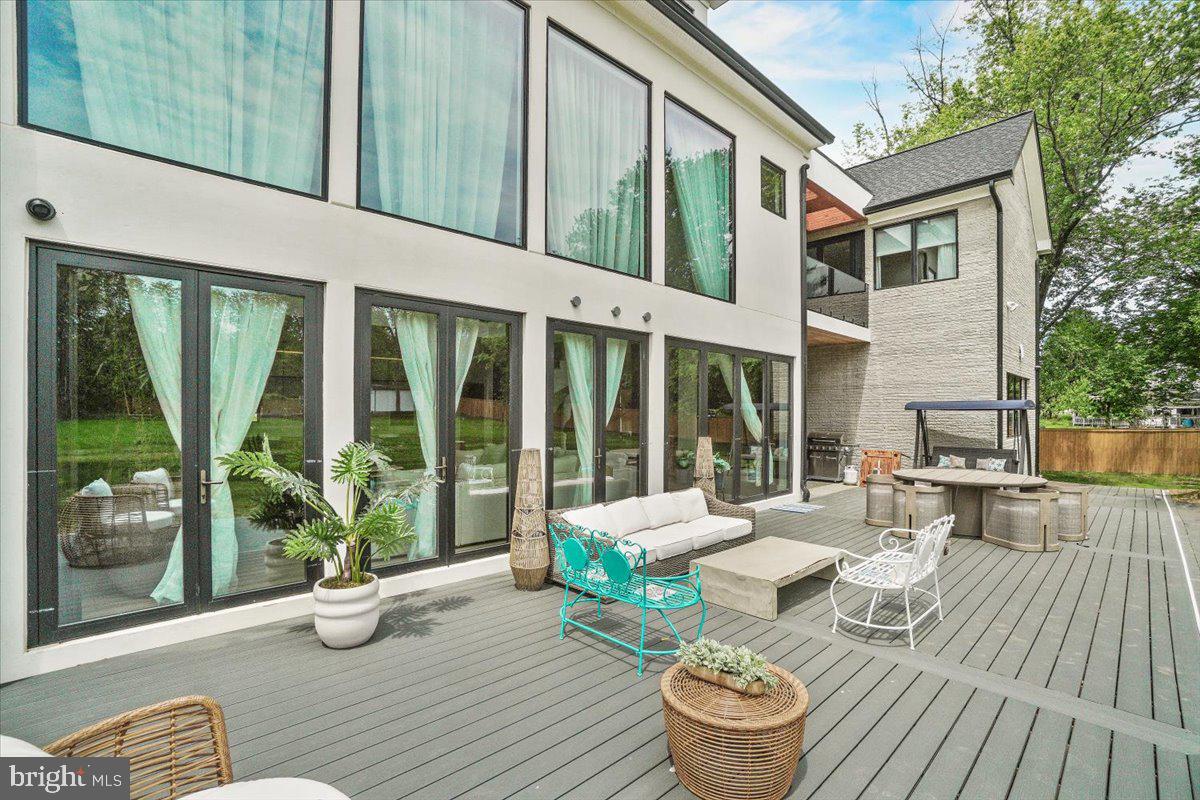 COLESVILLE OUTSIDE - Residential