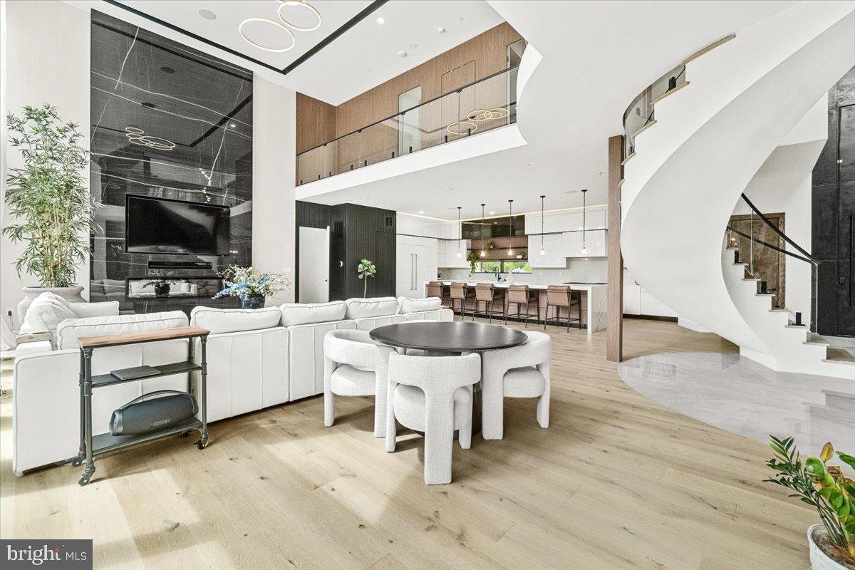 COLESVILLE OUTSIDE - Residential