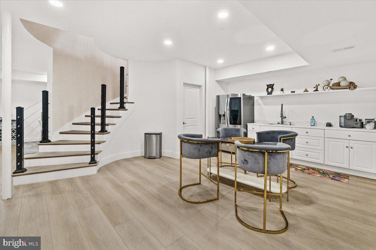 COLESVILLE OUTSIDE - Residential