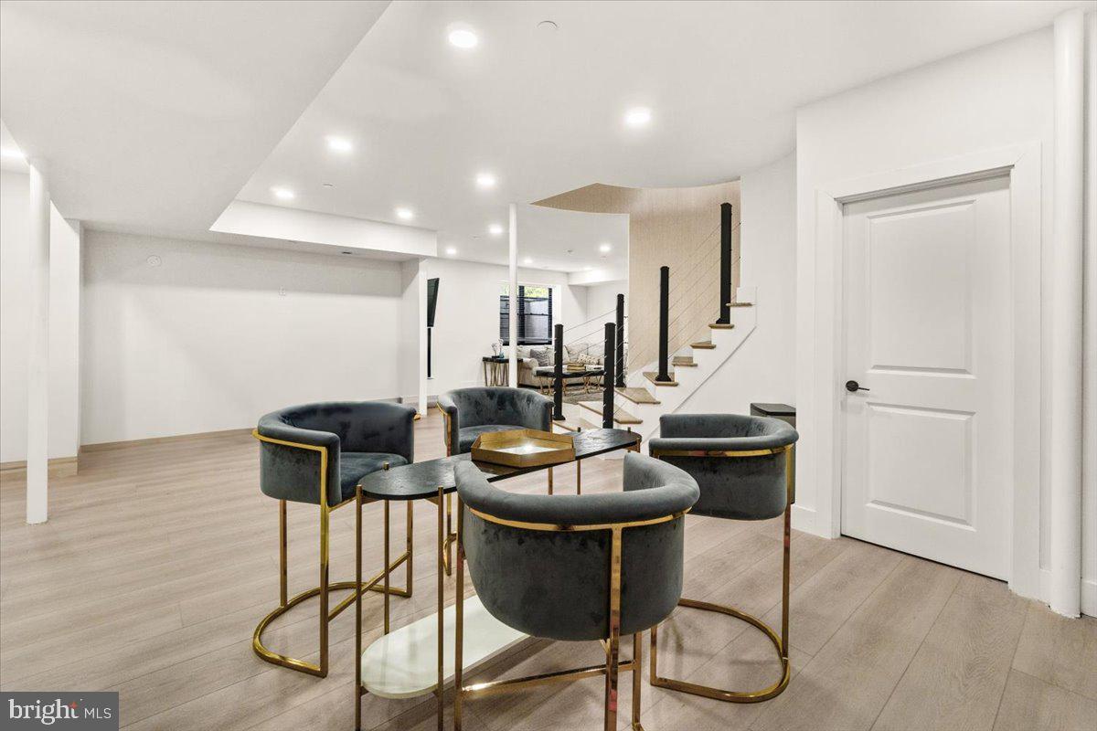 COLESVILLE OUTSIDE - Residential