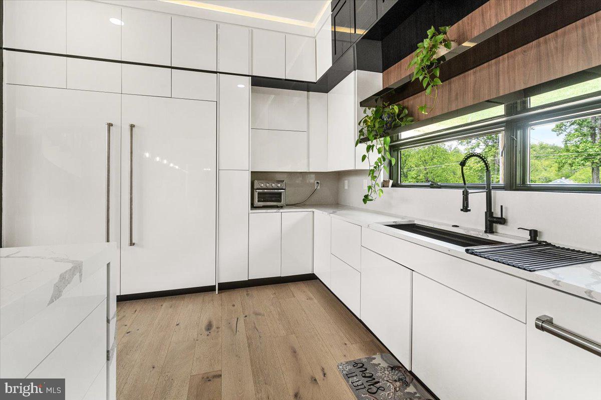 COLESVILLE OUTSIDE - Residential