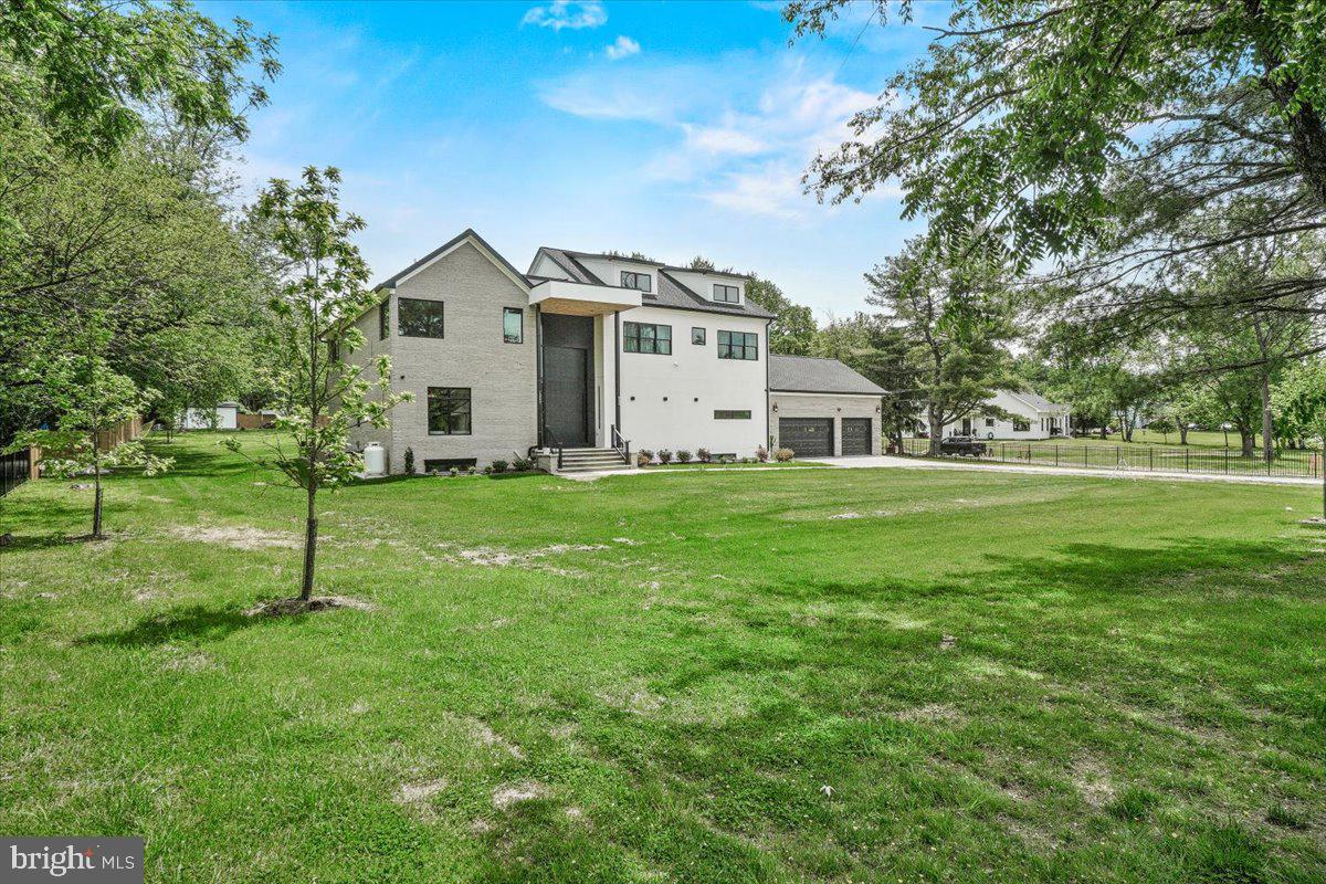 15807 THOMPSON ROAD