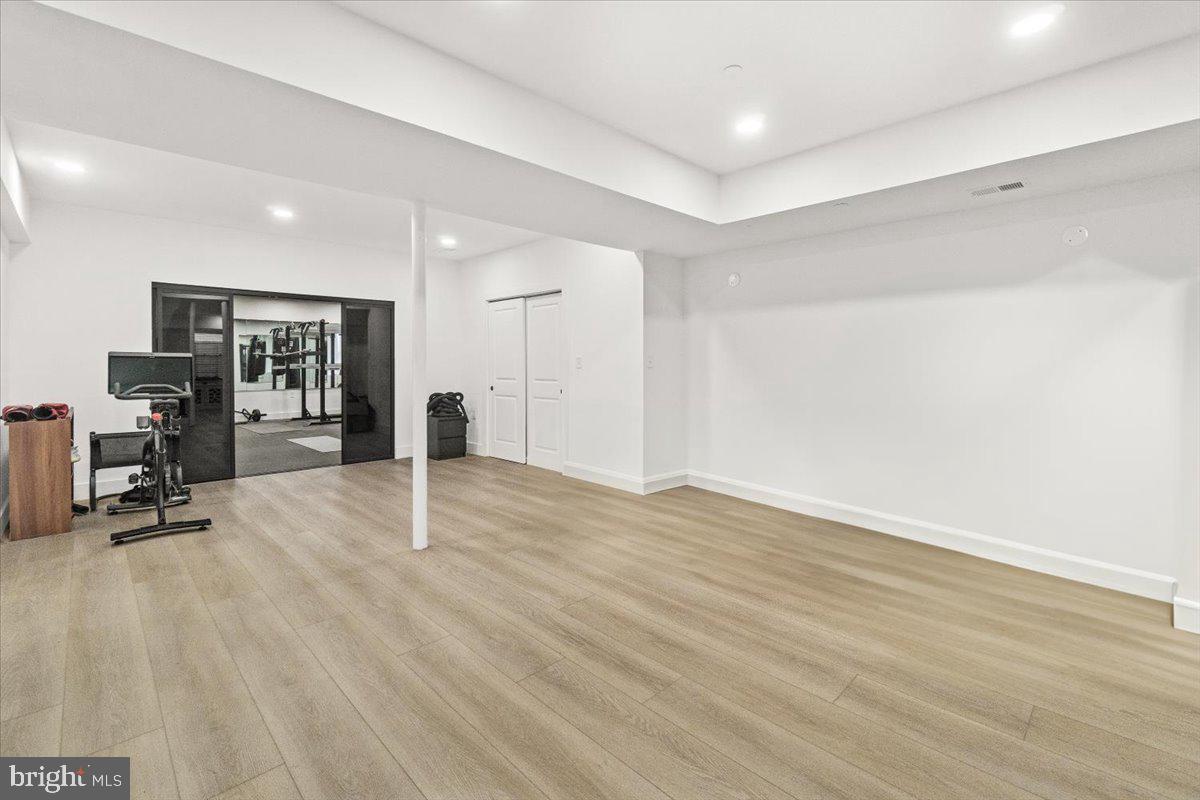 COLESVILLE OUTSIDE - Residential