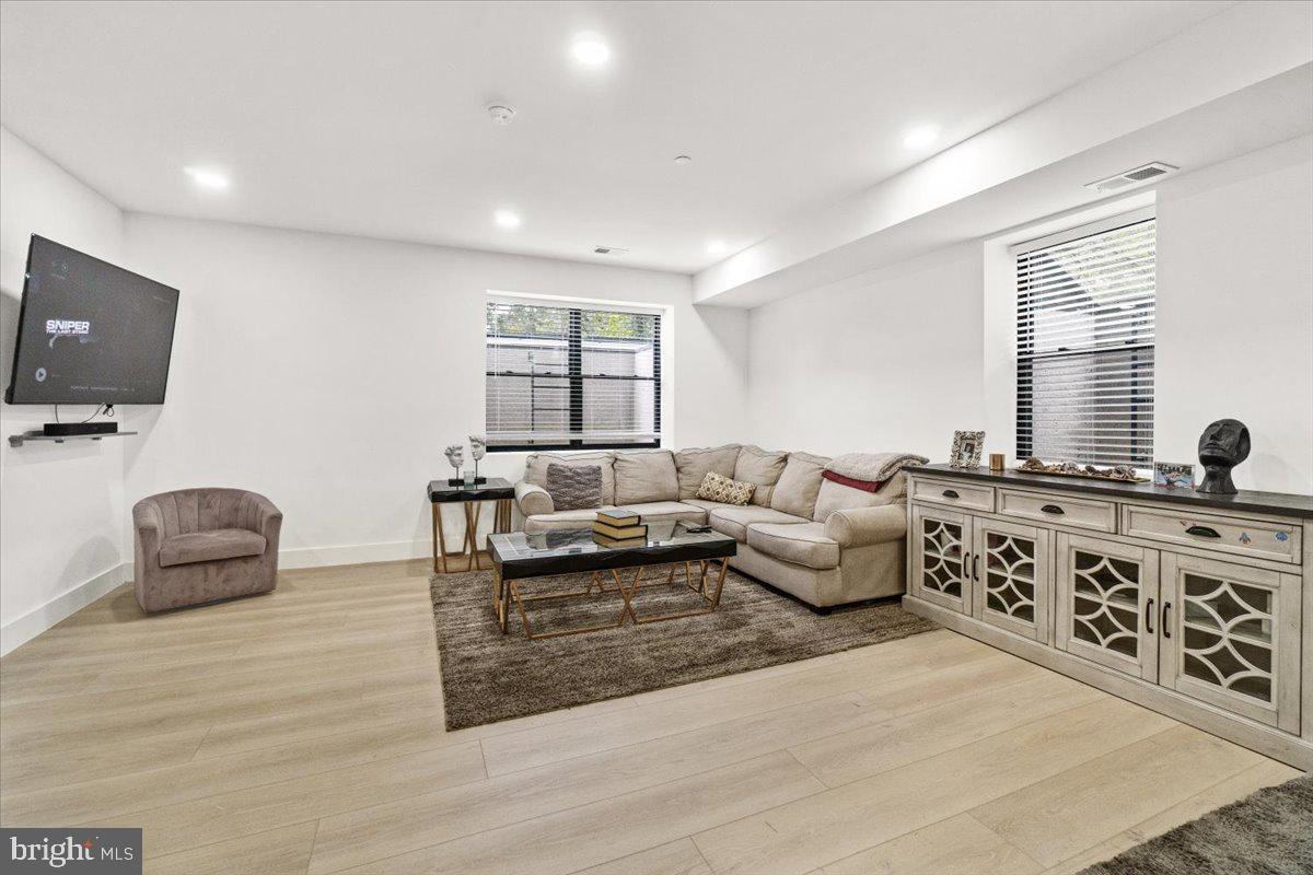 COLESVILLE OUTSIDE - Residential