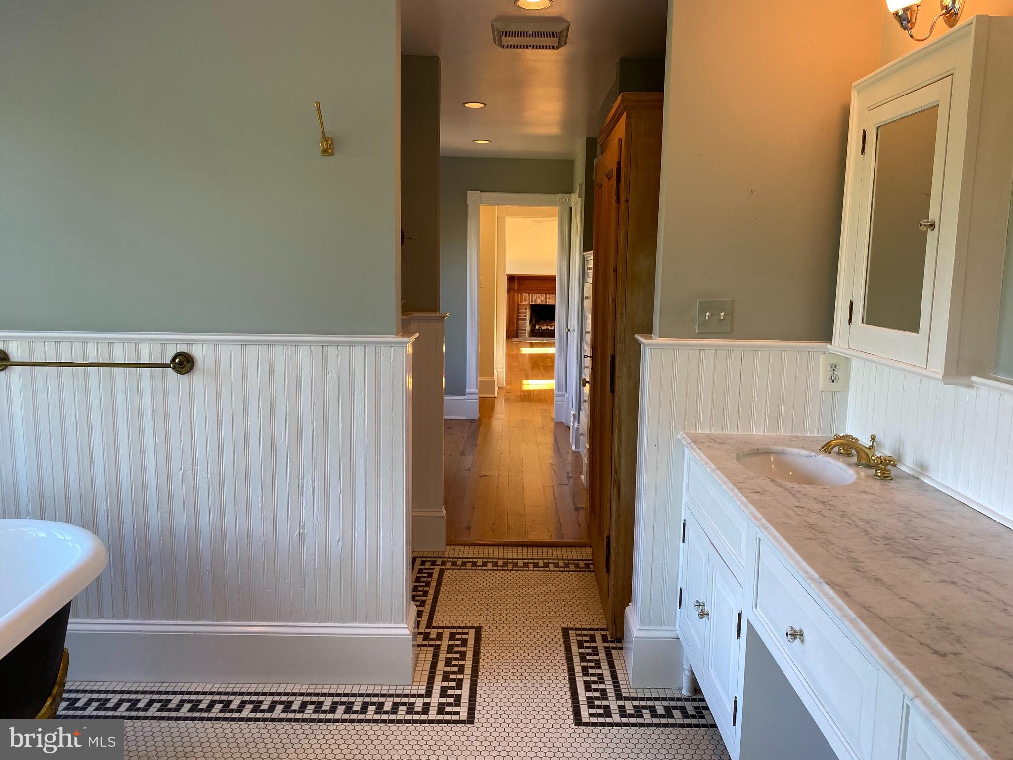 BRADDOCK HEIGHTS - Residential Lease