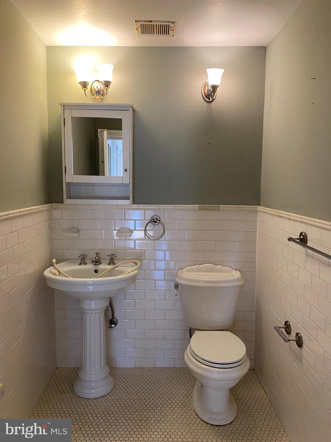 BRADDOCK HEIGHTS - Residential Lease