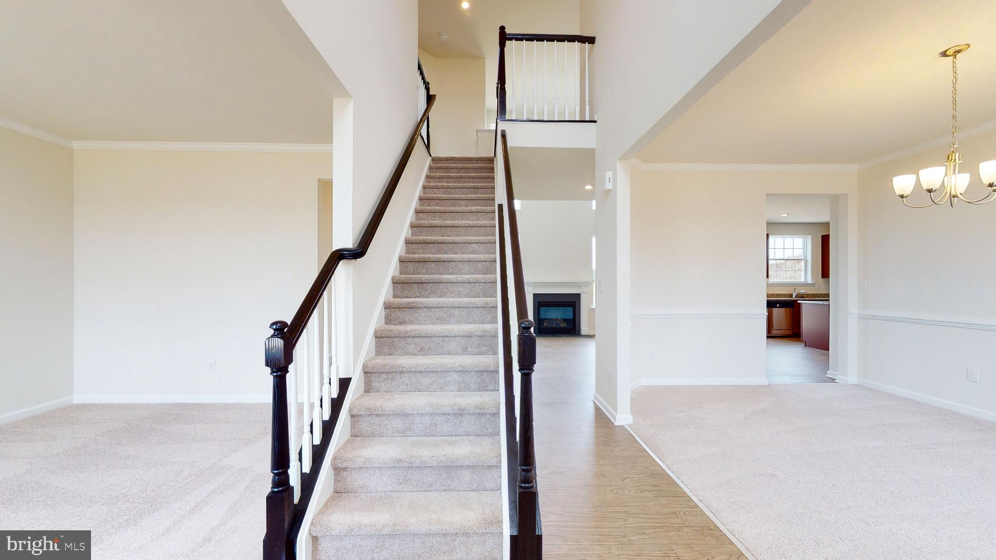 211 LAKS COURT CHARLESTON