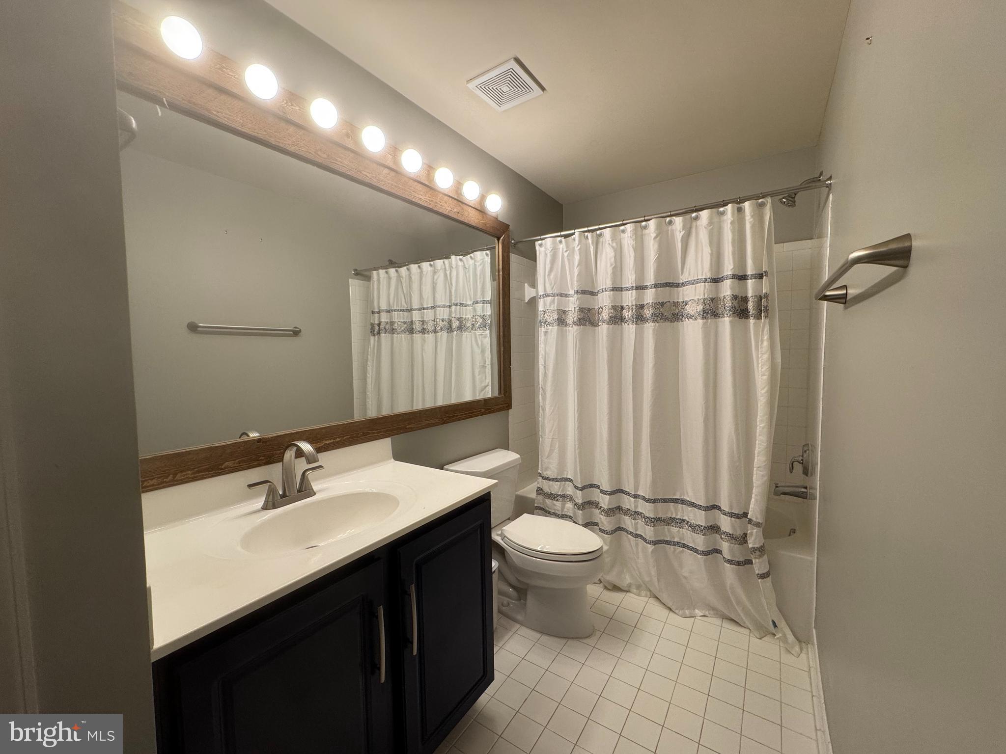 BROADLANDS SOUTH - Residential Lease