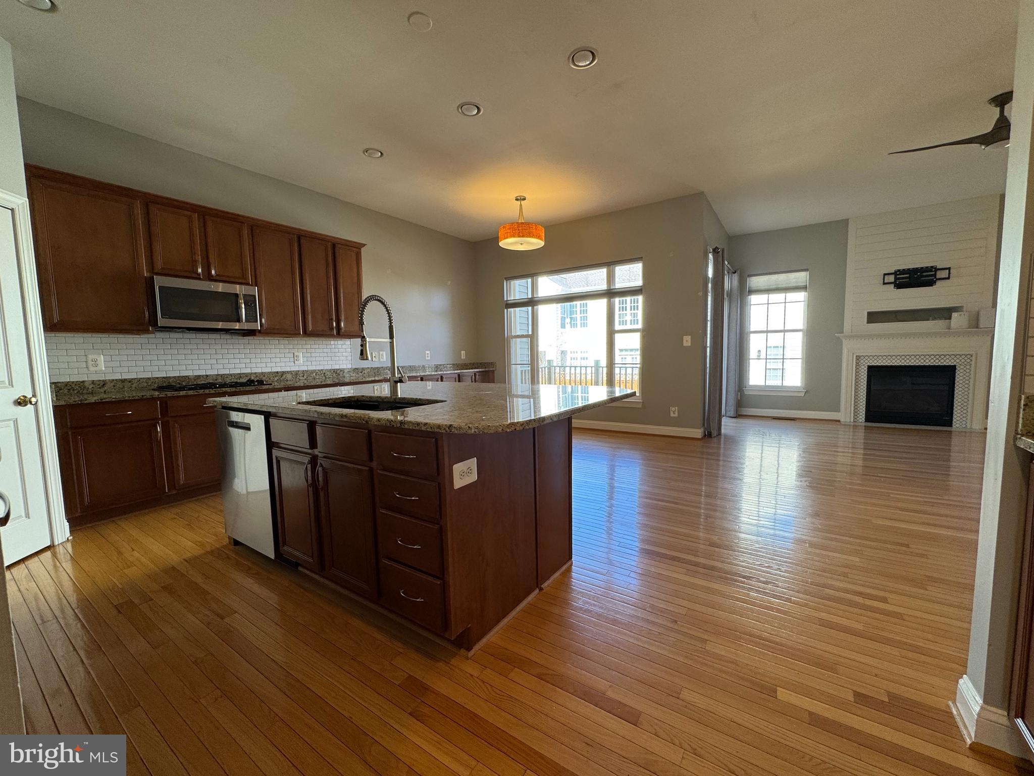 BROADLANDS SOUTH - Residential Lease