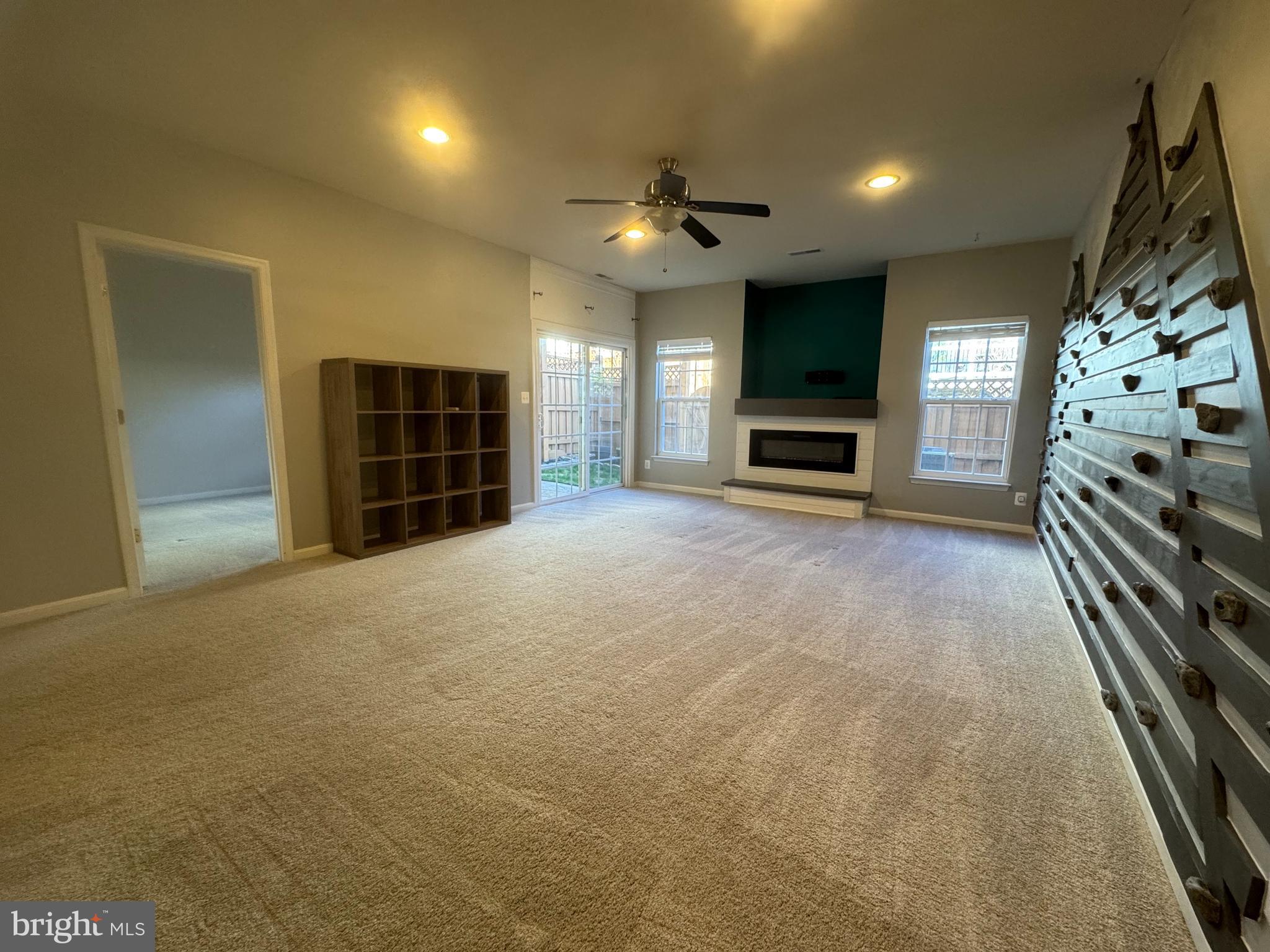 BROADLANDS SOUTH - Residential Lease