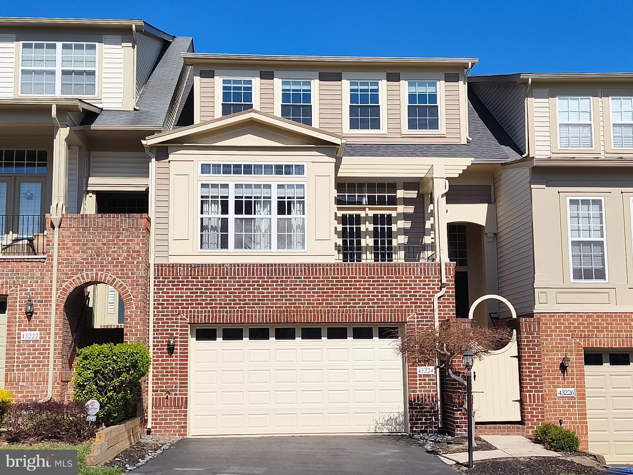 BROADLANDS SOUTH - Residential Lease