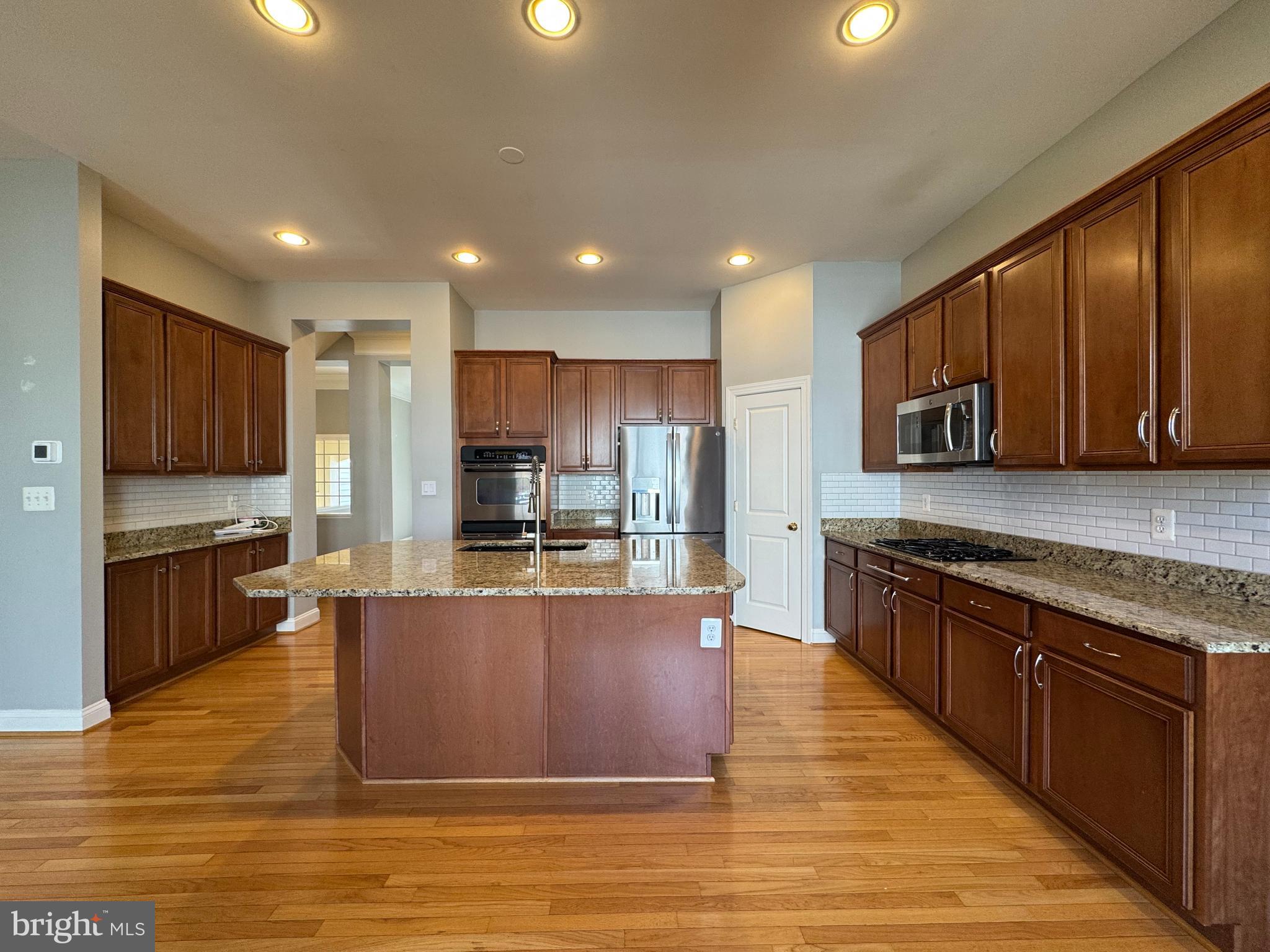 BROADLANDS SOUTH - Residential Lease