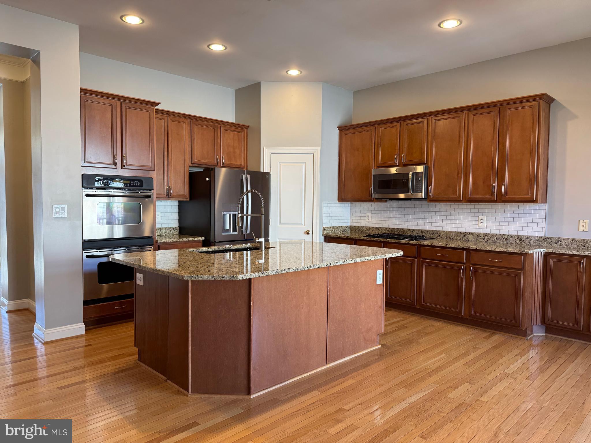 BROADLANDS SOUTH - Residential Lease