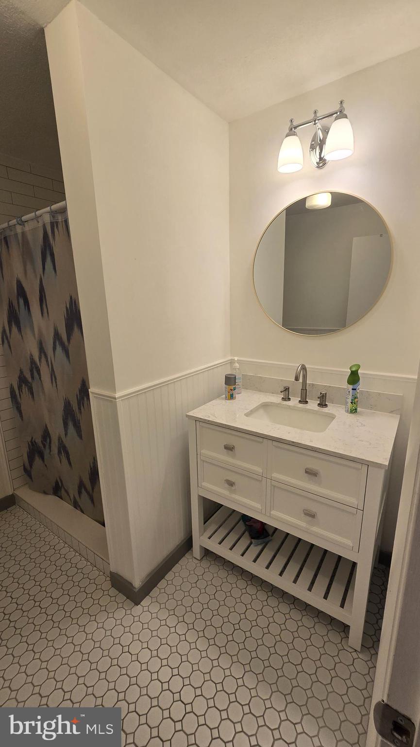 AUTUMN HILLS ESTATES - Residential Lease