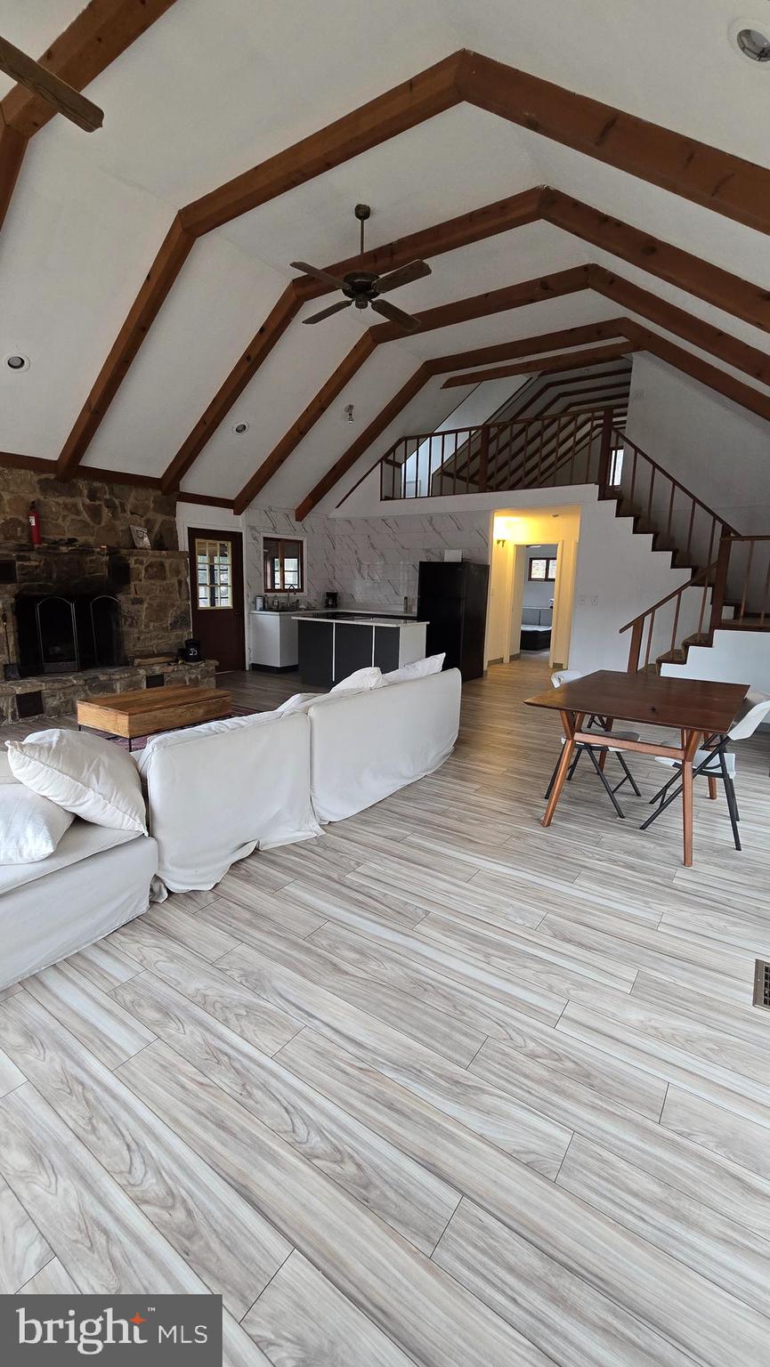 AUTUMN HILLS ESTATES - Residential Lease