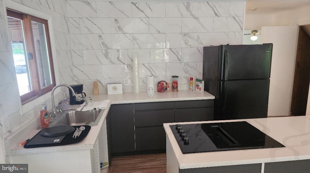 AUTUMN HILLS ESTATES - Residential Lease