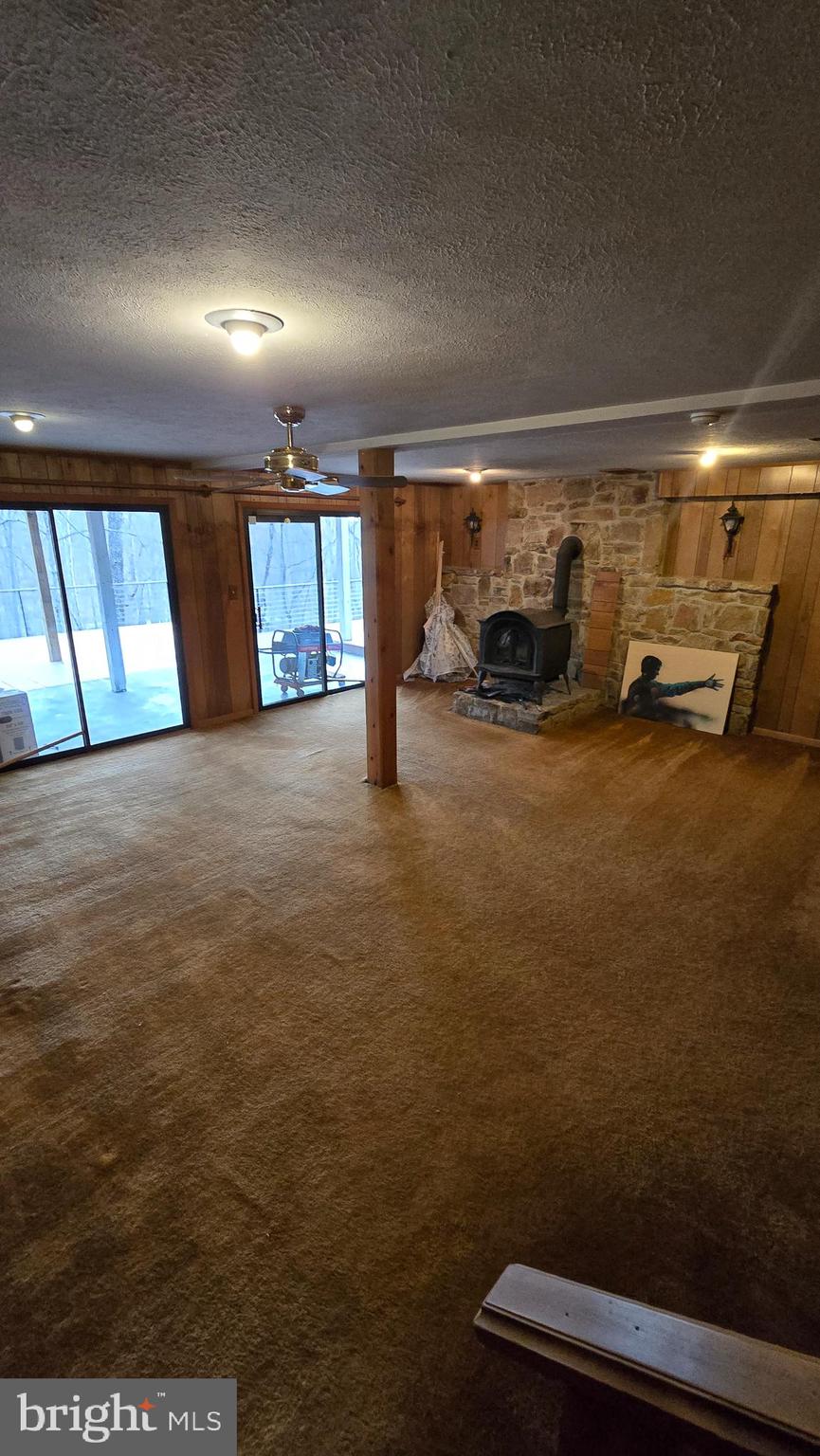 AUTUMN HILLS ESTATES - Residential Lease